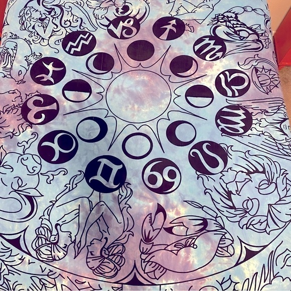 Glow Industries Zodiac Celestial Astrology Tie Dye Bedspread 79” x 92” - Picture 3 of 5